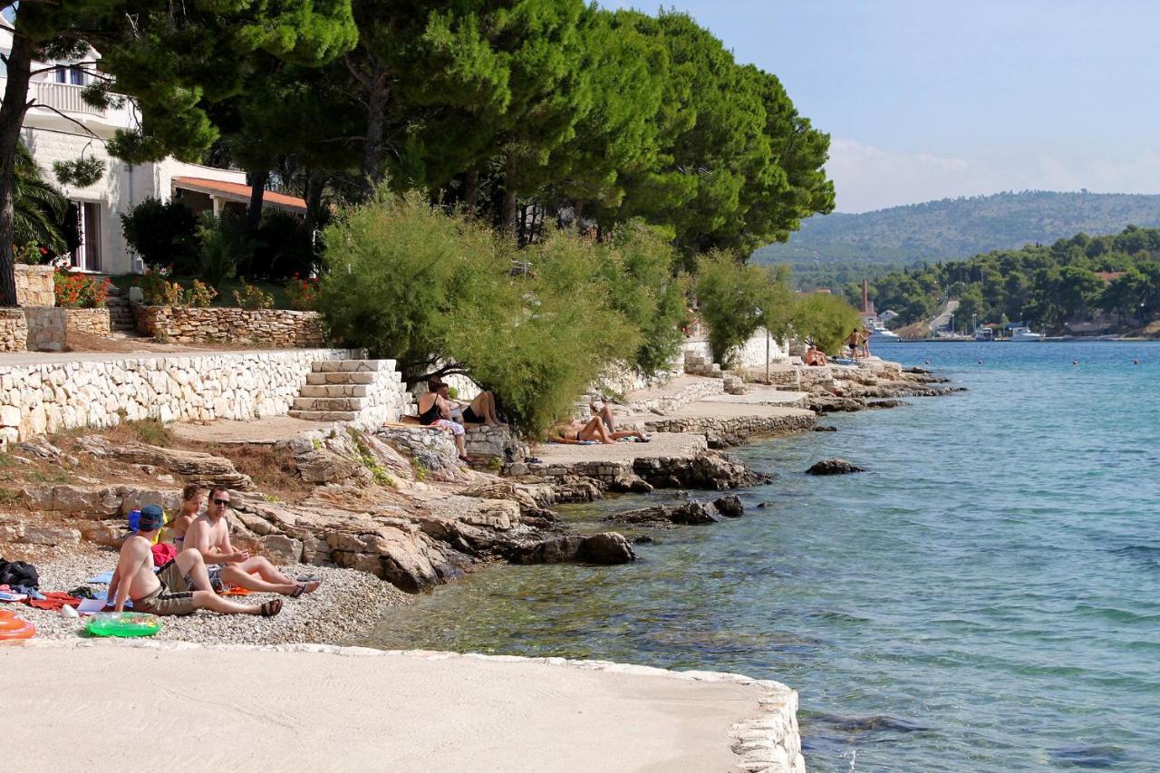 Apartments By The Sea Bobovisca Na Moru, Brac - 5682 Lozisce Luaran gambar